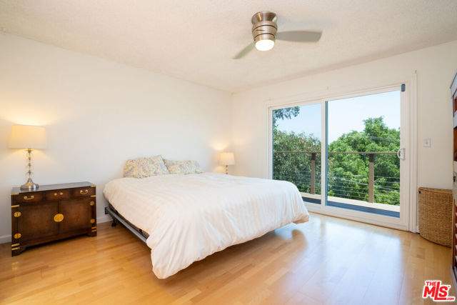 353 Mavis Drive, Los Angeles CA: https://media.crmls.org/mediaz/ec83f918-3330-44ca-8ec1-cd3d9528dd8c.jpg