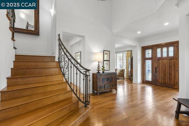 21 Meadow Lake Dr, Danville CA: https://media.crmls.org/mediaz/ec846ff8-eea1-4802-8661-615c40bfb84d.jpg