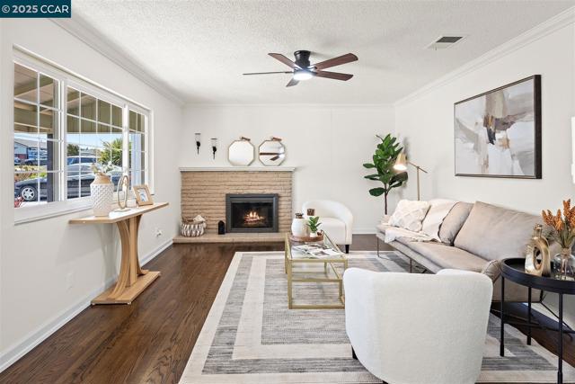 2283 Greenwich Rd, San Pablo CA: https://media.crmls.org/mediaz/ec84b615-a3cd-4bc1-9fc5-0f5fa36a22d8.jpg