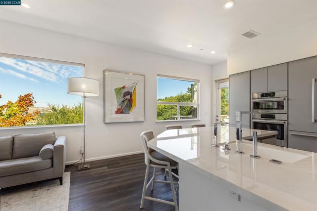 2854 Saklan Indian Dr, Walnut Creek CA: https://media.crmls.org/mediaz/ec85291a-ebf4-41d7-a9f5-85882c946229.jpg
