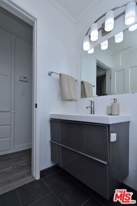 15200 Del Gado Drive, Sherman Oaks CA: https://media.crmls.org/mediaz/ec85b66a-fcba-476b-aa59-7cc931b7ff83.jpg