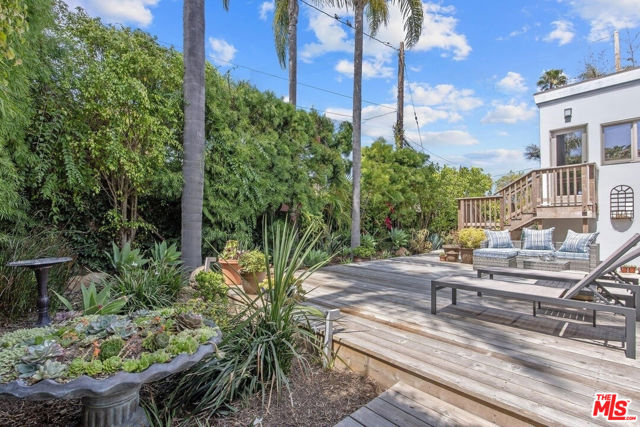 1312 Shoreline Drive, Santa Barbara CA: https://media.crmls.org/mediaz/ec860991-894d-4e89-acd1-c4ce1a80ef37.jpg