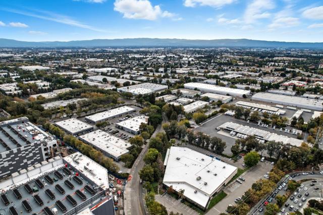 528 Odyssey Lane, Milpitas CA: https://media.crmls.org/mediaz/ec873fbf-9620-407d-bed1-7e9cc1dbf135.jpg