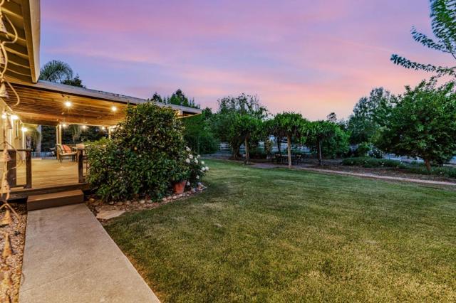 10495 Garcia Lane, Gilroy CA: https://media.crmls.org/mediaz/ec87795c-dae4-4e23-b864-8f5d3e58503f.jpg