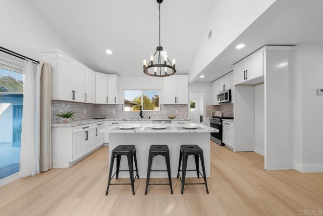 Image 5 of 42 For 7118 Stanford Ave.