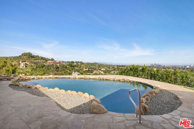 5 Bed Home for Sale in Pacific Palisades, California