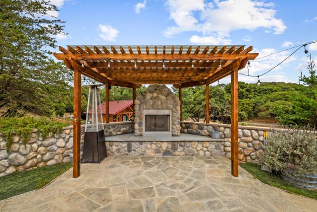 8697 Dyer Road, Salinas CA: https://media.crmls.org/mediaz/ec87af84-336b-4145-bb8d-da820fd66270.jpg