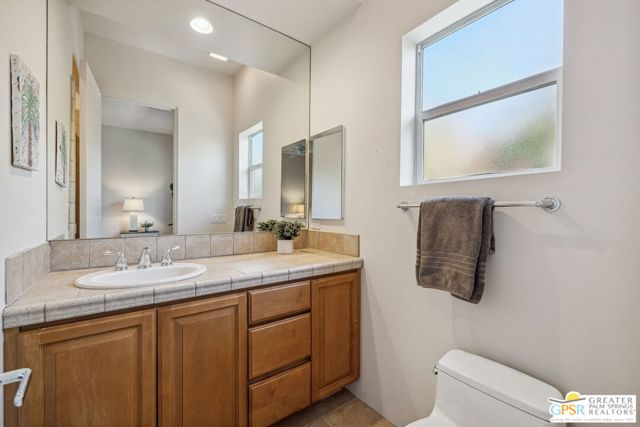 2 Varsity Circle, Rancho Mirage CA: https://media.crmls.org/mediaz/ec88acdb-68cf-4238-add8-38f826318419.jpg