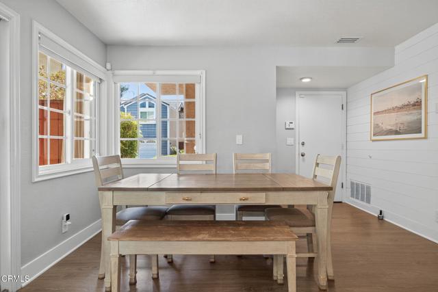 1430 Clayton Way, Simi Valley CA: https://media.crmls.org/mediaz/ec88e255-8a47-4485-b8db-8658d1c6e819.jpg