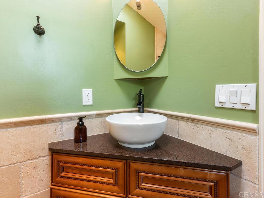 4839 Winona Avenue - photo 16