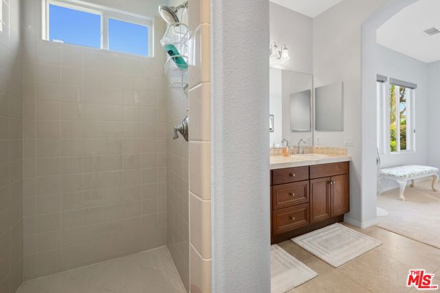 56645 Mountain, La Quinta CA: https://media.crmls.org/mediaz/ec8a499c-22a0-4f44-811c-3d2b7b5251bc.jpg