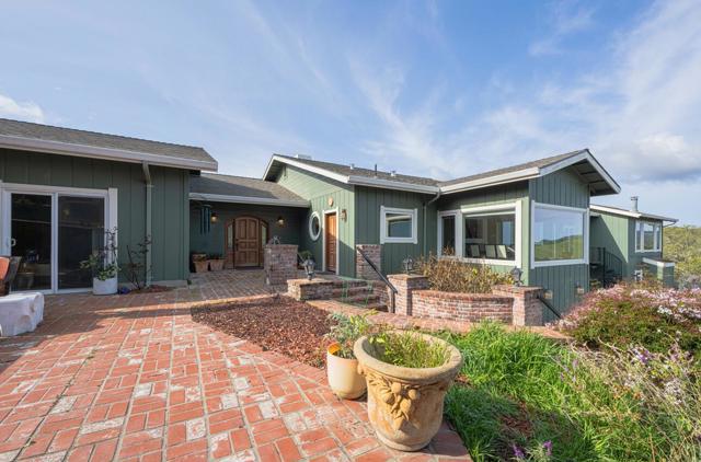 383 Corral De Tierra Road, Salinas CA: https://media.crmls.org/mediaz/ec8a52e0-9415-45ed-bf1c-54b16ec6d0e3.jpg