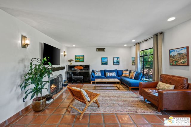 1471 East El Alameda, Palm Springs, CA 92262 | Slideshow Image #12
