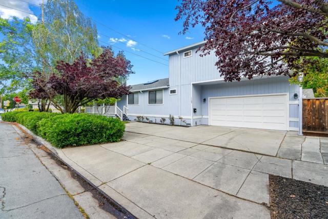 1105 Valota Road, Redwood City CA: https://media.crmls.org/mediaz/ec8b573e-88d4-4bbe-8ef1-2a21cf97527d.jpg