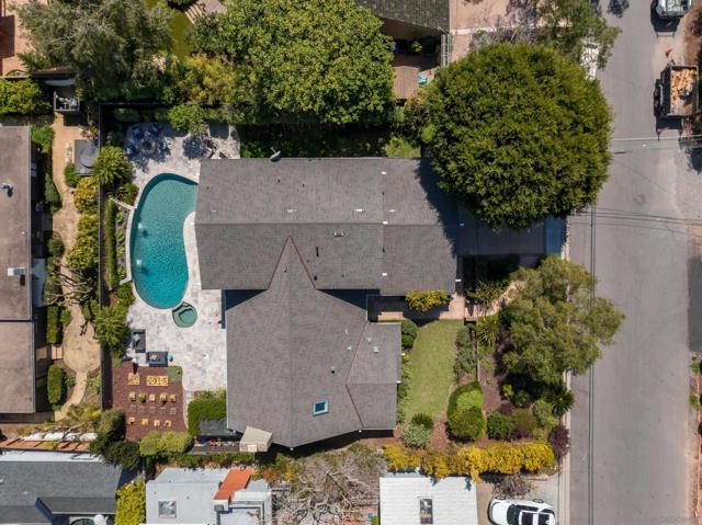 675 Silvergate Ave, San Diego CA: https://media.crmls.org/mediaz/ec8bc9b3-c8eb-41ea-9e5c-1243de8fed1d.jpg