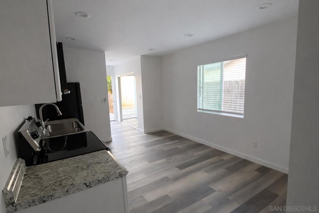 636 Aster St - photo 2