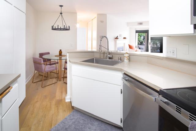 Detail Gallery Image 6 of 26 For 7067 Camino Revueltos #310,  San Diego,  CA 92111 - 2 Beds | 2 Baths