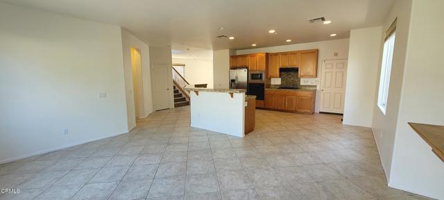 Detail Gallery Image 3 of 32 For 822 Belleza Dr, Oxnard,  CA 93030 - 5 Beds | 4/1 Baths