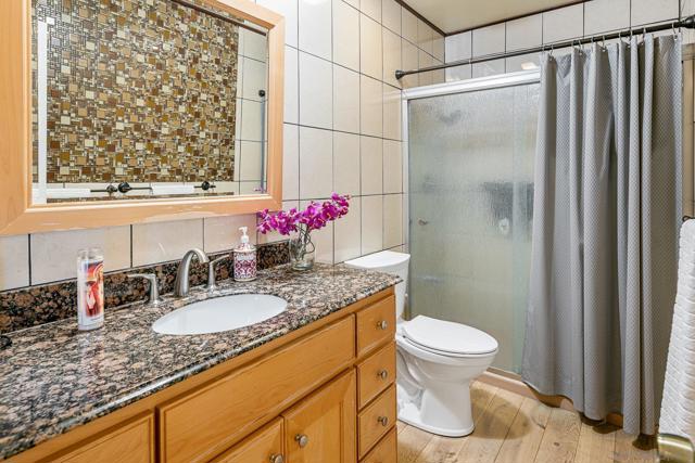 7945 Shadow Hill Dr, La Mesa CA: https://media.crmls.org/mediaz/ec8cb285-ef6f-478b-84ab-51bd0b3c453b.jpg