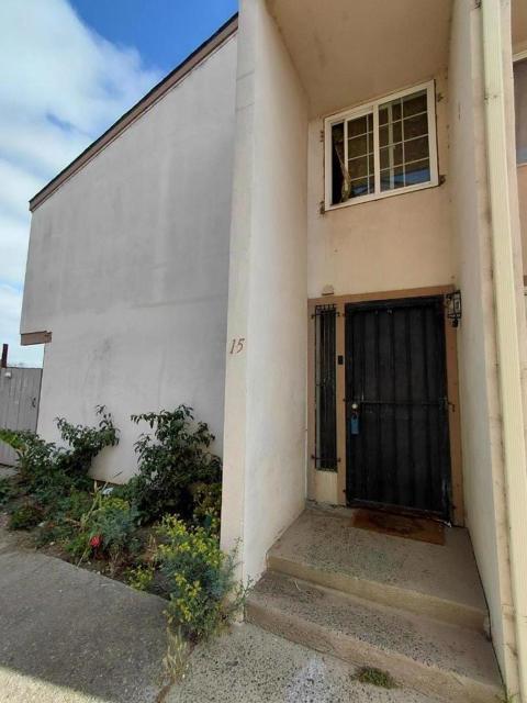 916 Acosta Plaza, Salinas CA: https://media.crmls.org/mediaz/ec8cba0e-4620-4454-b678-56d01afc9573.jpg