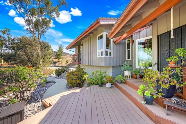 Detail Gallery Image 3 of 73 For 2740 via Dieguenos, Alpine,  CA 91901 - 5 Beds | 3/1 Baths