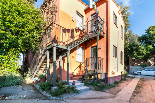 Detail Gallery Image 3 of 23 For 2309 Vista Gordo Dr, Los Angeles,  CA 90026 - – Beds | – Baths