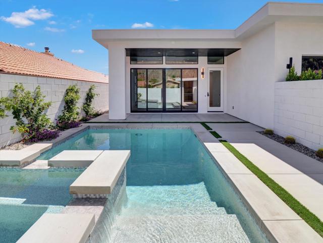 52120 Avenida Alvarado, La Quinta CA: https://media.crmls.org/mediaz/ec8de862-4796-439e-b724-8c3ffbcab372.jpg