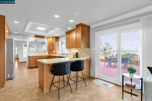 Image 18 of 49 For 2081 Essenay Ave