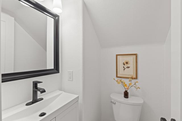 Detail Gallery Image 19 of 23 For 6415 Terraza Portico, Carlsbad,  CA 92009 - 3 Beds | 2/1 Baths