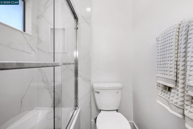 22095 Betlen Way, Hayward CA: https://media.crmls.org/mediaz/ec8f608b-15a8-42bb-96c9-0f9b57aebea0.jpg