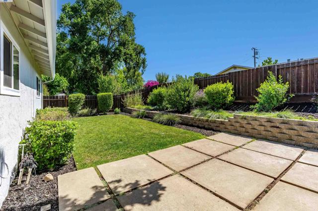 1337 Pennsylvania Blvd, Concord CA: https://media.crmls.org/mediaz/ec904bc5-9849-496b-8b2b-fee5c91fa05c.jpg