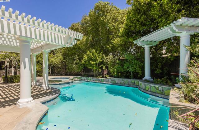 5633 Selena Ct, Pleasanton CA: https://media.crmls.org/mediaz/ec909f8a-3d05-47a2-aaa3-4c055c0277f8.jpg