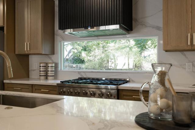 Detail Gallery Image 12 of 32 For 2275 Ivy Rd, Oceanside,  CA 92054 - 3 Beds | 2 Baths