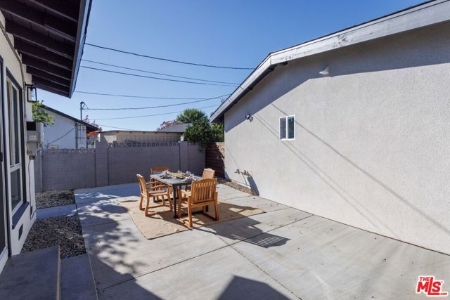 14365 Berg Street, Sylmar CA: https://media.crmls.org/mediaz/ec90d4c6-b0c7-4062-a278-1356ac7e6d48.jpg