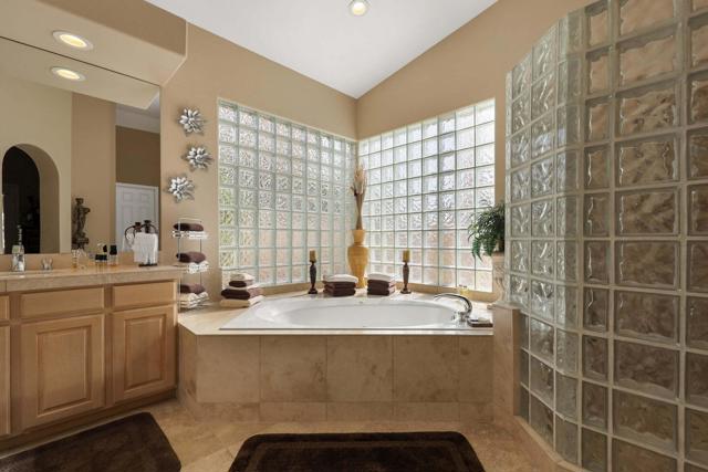79505 Saint Margarets Bay, Bermuda Dunes CA: https://media.crmls.org/mediaz/ec9206c6-a6be-4849-8aaa-5cceccf09d33.jpg