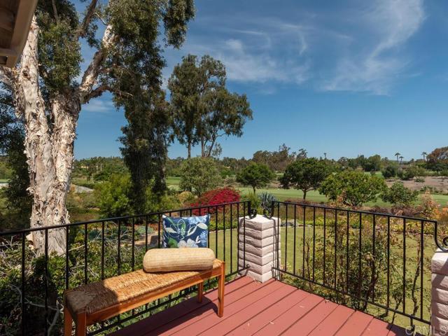 6418 Paseo Delicias, Rancho Santa Fe CA: https://media.crmls.org/mediaz/ec925ece-e7a6-48ce-b817-615b1e8c3e52.jpg