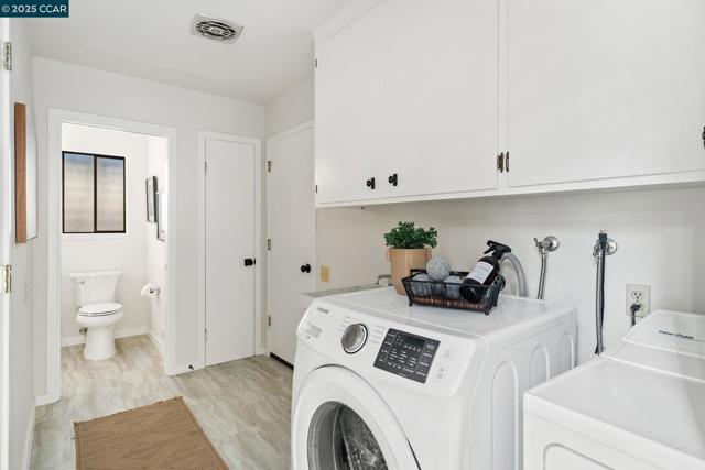 131 Clover Hill Court, Danville CA: https://media.crmls.org/mediaz/ec92a4ca-e0ca-4aaa-949f-83595f95a229.jpg