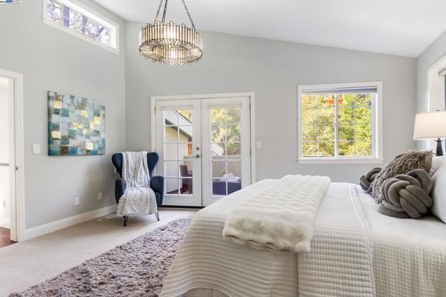 6440 Longcroft Dr, Oakland CA: https://media.crmls.org/mediaz/ec93bb8a-79a5-43d8-b3ba-38f53011457a.jpg