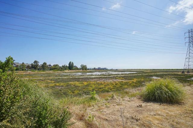 Image 27 of 34 For 998 Governors Bay Drive