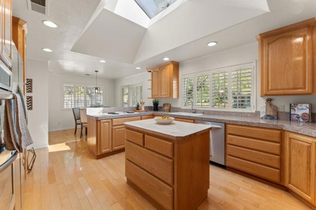 8047 Chardonay Court, San Jose CA: https://media.crmls.org/mediaz/ec94bc1d-1fa8-4e0a-ac69-50a0ef0dc6f7.jpg