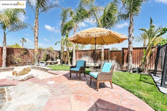 8065 Westport Circle, Discovery Bay CA: https://media.crmls.org/mediaz/ec950ce6-2129-453b-8a2d-46a1a604fa30.jpg