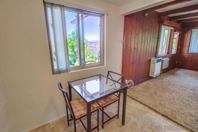 255 Highline Trl, El Cajon CA: https://media.crmls.org/mediaz/ec952414-ba7c-4d7e-8105-fefa517e29a6.jpg