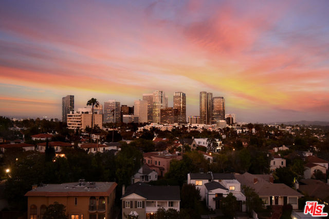 10520 Wilshire Boulevard, Los Angeles CA: https://media.crmls.org/mediaz/ec9561a4-77a6-44aa-a656-1a5628f09d58.jpg