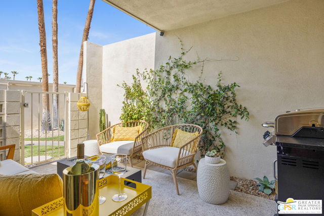 1821 Sandcliff Road, Palm Springs CA: https://media.crmls.org/mediaz/ec95c478-497e-43ac-8be7-962595270613.jpg