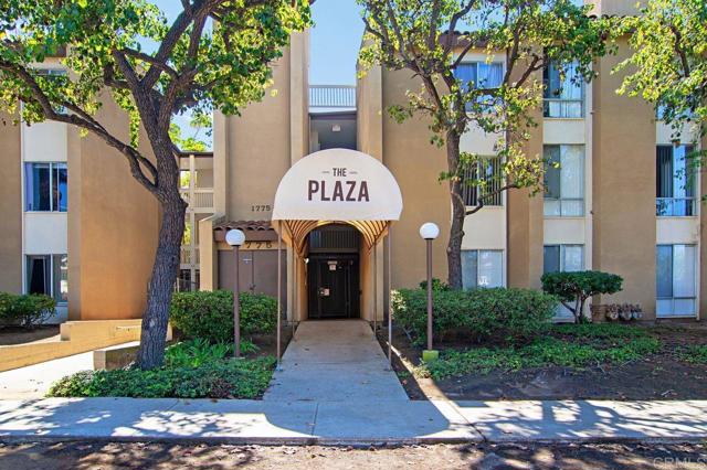 1885 Diamond Street, San Diego CA: https://media.crmls.org/mediaz/ec95d689-4fe8-4649-ad4b-29beae0e449d.jpg