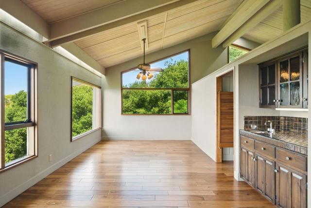 16190 Maya Way, Los Gatos CA: https://media.crmls.org/mediaz/ec95e509-5eb9-4e2a-b7b3-f5324c1ce673.jpg