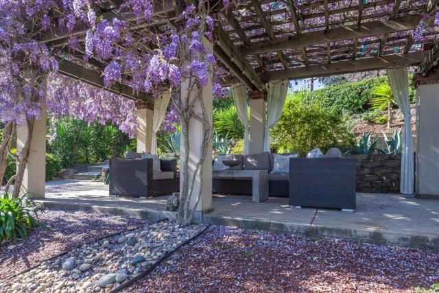 Image 50 of 75 For 819 Holly Road