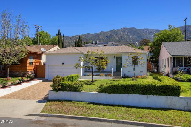 Detail Gallery Image 1 of 25 For 3749 Fairesta St, La Crescenta,  CA 91214 - 2 Beds | 1 Baths