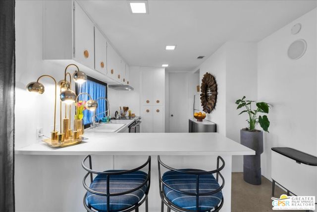 2530 N Whitewater Club Drive #A, Palm Springs, CA 92262