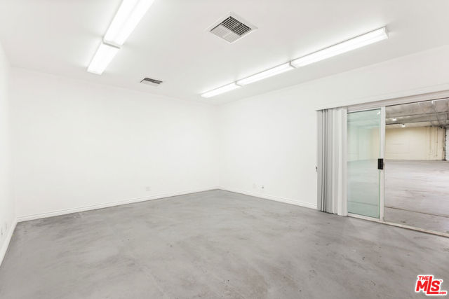 Image 12 of 37 For 3265 59th Street